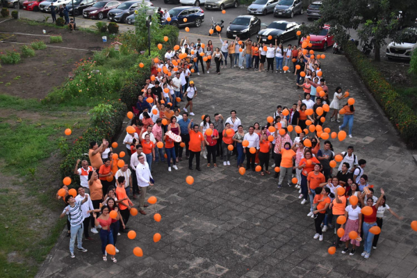 Se realizó la actividad &quot;Listón Humano Naranja&quot;