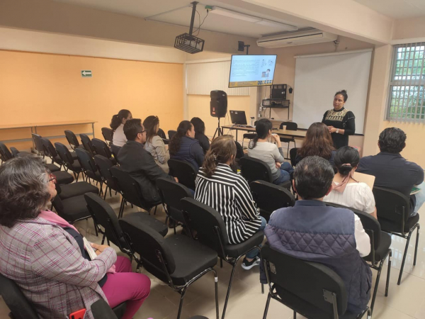 Se impartieron los cursos: &quot;Racismo y No Discriminación&quot; y &quot;Guía para fomentar en la comunidad universitaria el lenguaje incluyente y no sexista&quot; en Campus III