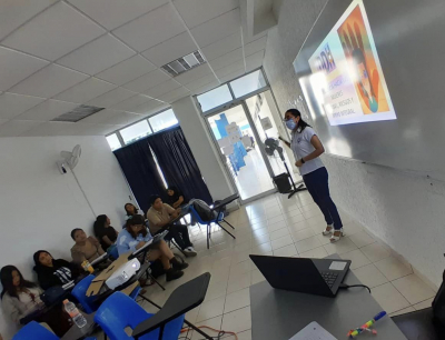 llevó a cabo plática de &quot;Tipos de Violencia Hacia la Mujer&quot; en la Facultad de Derecho, Extensión Tapachula C-III