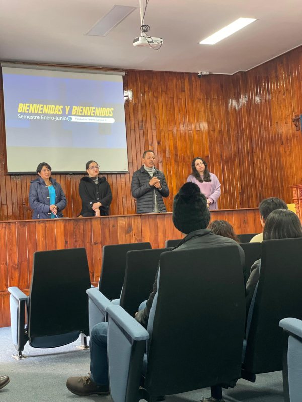 Bienvenida a las alumnas y alumnos de los primeros semestres en la Facultad de Derecho Campus III
